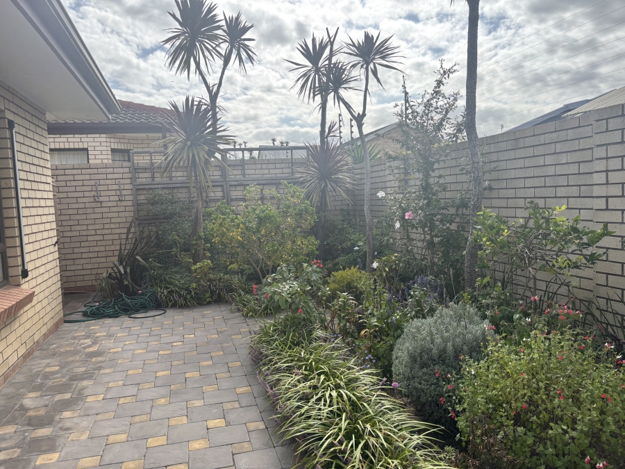 To Let 3 Bedroom Property for Rent in Summerstrand Eastern Cape